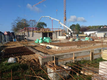 Bild 1: Die Baustelle am 23.02.2018, aufgenommen von der Straße „Im Gang“ (Blickrichtung: von Osten nach Nordwesten.)