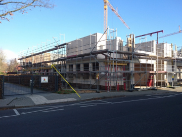 Bild 2: Die westliche Seite der Baustelle aufgenommen von der Straße „Im Gang“