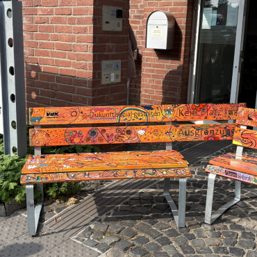 Einweihung neuer „Bänke gegen Ausgrenzung“ in Geilenkirchen
