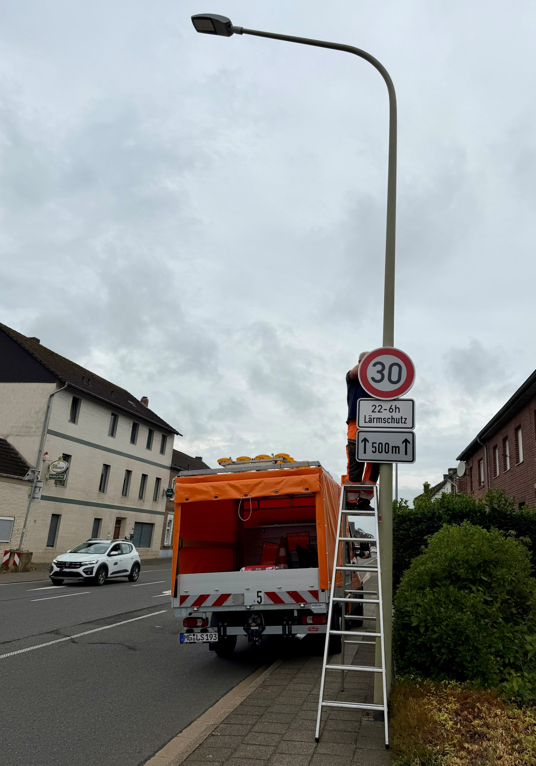 Schild Tempo 30 Gillrath